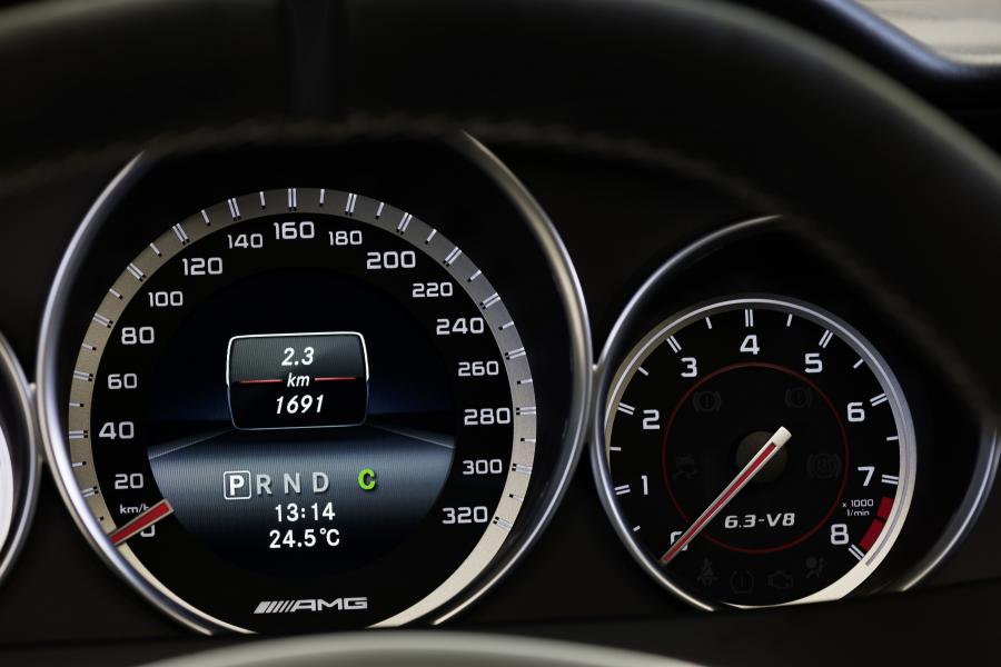  Mercedes-Benz C63 AMG Coupe Edition 507 2013 года  (фото 4 из 20)